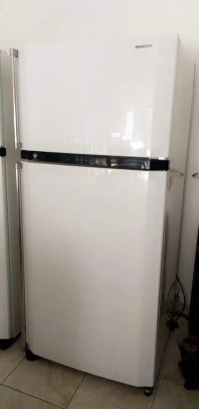 ثلاجة شارب